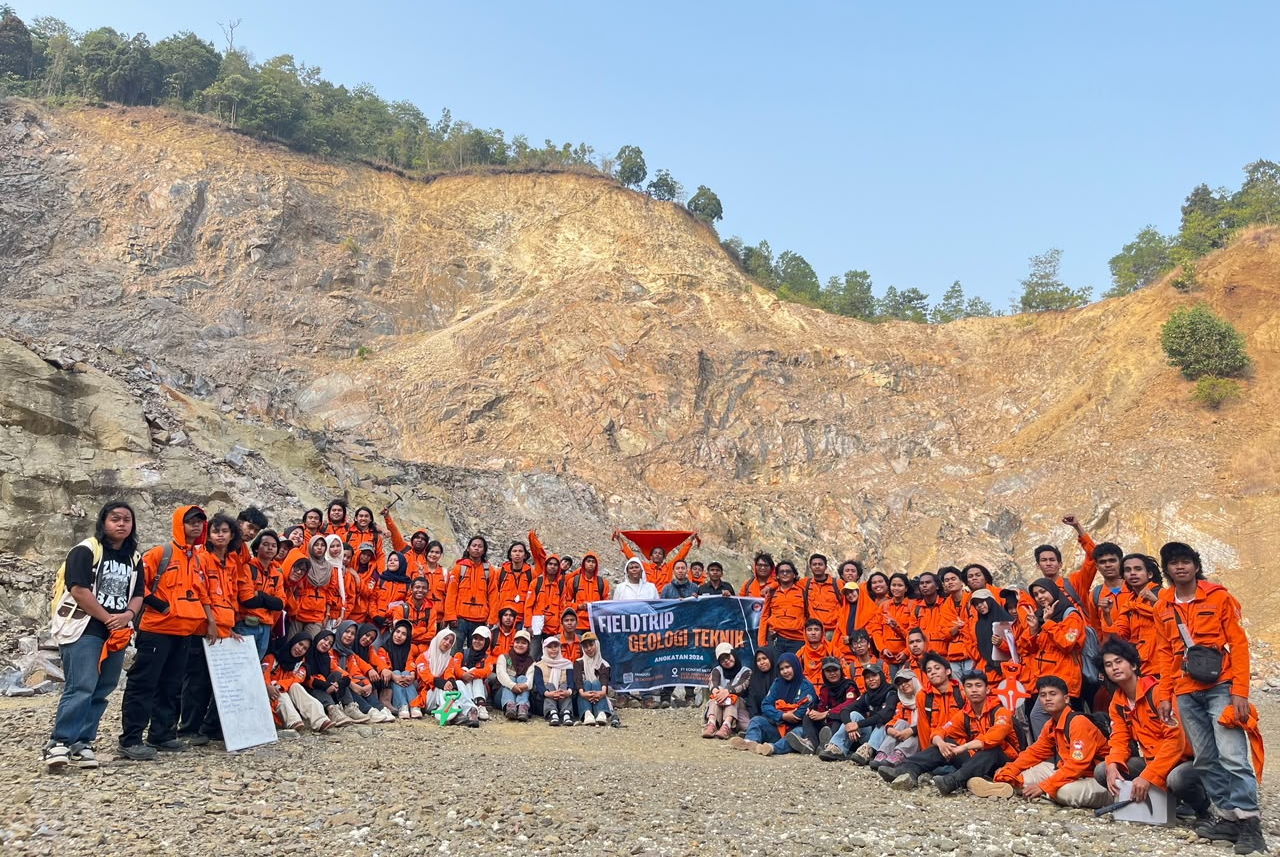 Awali Field Mahasiswa Teknik Geologi FMIPA UHO Awali PjBL Geologi Teknik di Lereng ...